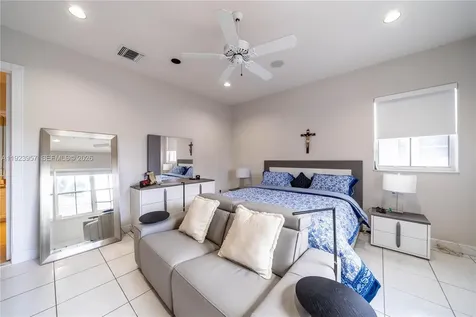 1547 Mariner Way Hollywood FL 33019
