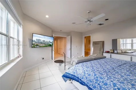 1547 Mariner Way Hollywood FL 33019