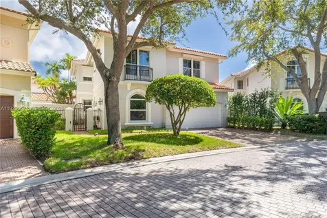 1547 Mariner Way Hollywood FL 33019