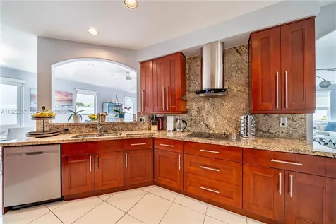 1547 Mariner Way Hollywood FL 33019