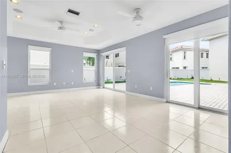 1547 Mariner Way Hollywood FL 33019