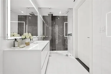 300 Biscayne Boulevard Way Miami FL 33131
