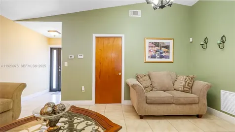 2549 W 72nd Place Hialeah FL 33016