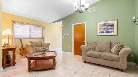 2549 W 72nd Place Hialeah FL 33016
