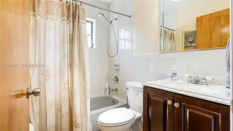 2549 W 72nd Place Hialeah FL 33016