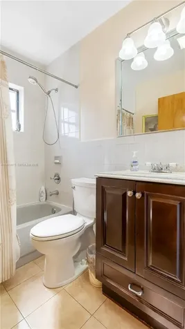 2549 W 72nd Place Hialeah FL 33016