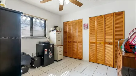 2549 W 72nd Place Hialeah FL 33016