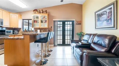 2549 W 72nd Place Hialeah FL 33016
