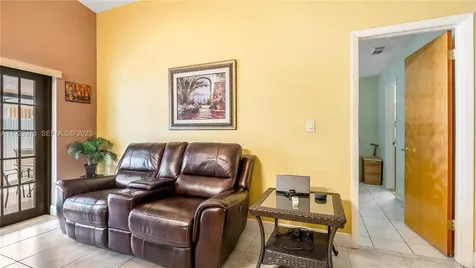 2549 W 72nd Place Hialeah FL 33016