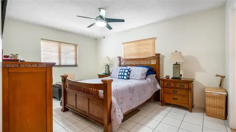 2549 W 72nd Place Hialeah FL 33016