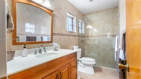 2549 W 72nd Place Hialeah FL 33016