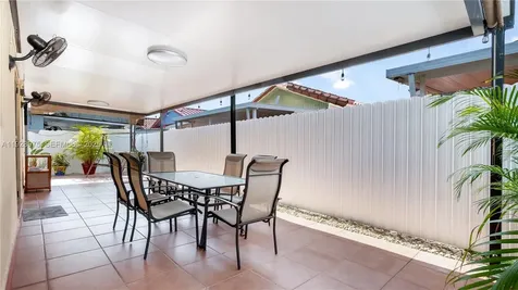 2549 W 72nd Place Hialeah FL 33016