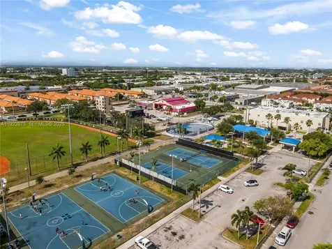 2549 W 72nd Place Hialeah FL 33016