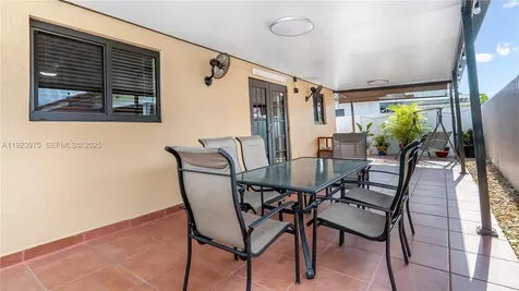 2549 W 72nd Place Hialeah FL 33016