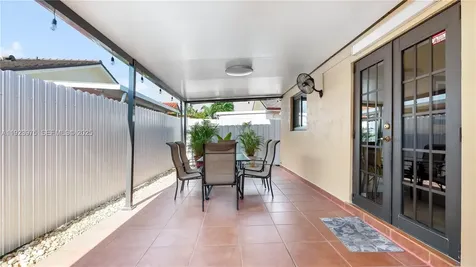 2549 W 72nd Place Hialeah FL 33016