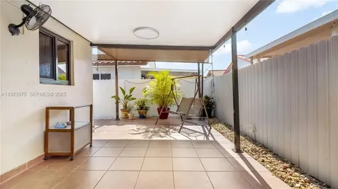 2549 W 72nd Place Hialeah FL 33016