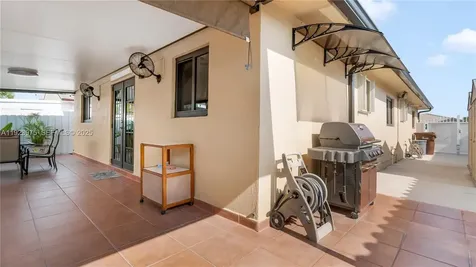 2549 W 72nd Place Hialeah FL 33016