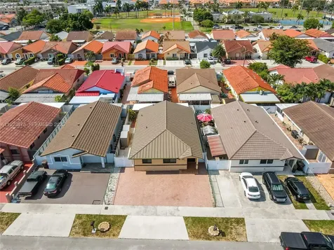 2549 W 72nd Place Hialeah FL 33016
