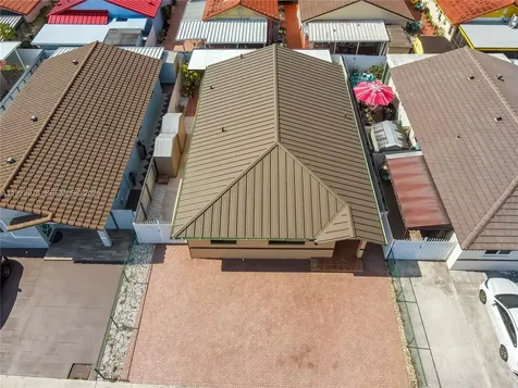 2549 W 72nd Place Hialeah FL 33016