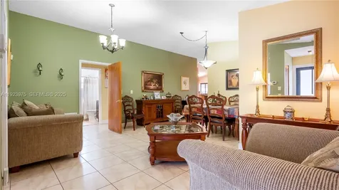 2549 W 72nd Place Hialeah FL 33016