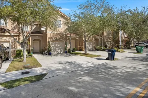 8525 SW 214th Terrace Cutler Bay FL 33189