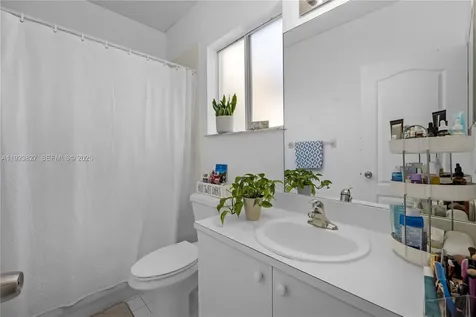 8525 SW 214th Terrace Cutler Bay FL 33189