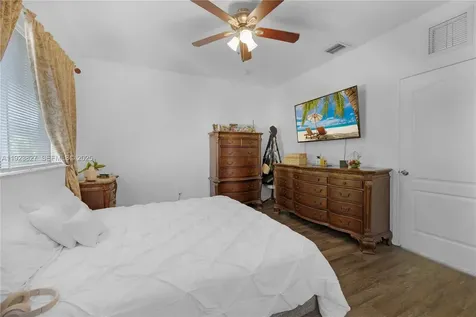 8525 SW 214th Terrace Cutler Bay FL 33189