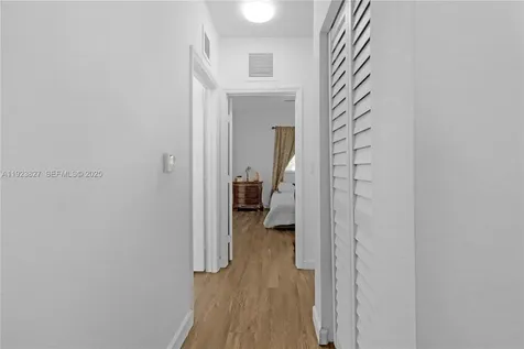 8525 SW 214th Terrace Cutler Bay FL 33189