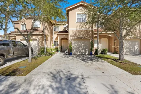 8525 SW 214th Terrace Cutler Bay FL 33189
