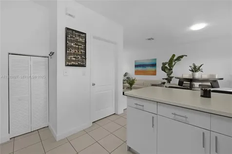 8525 SW 214th Terrace Cutler Bay FL 33189
