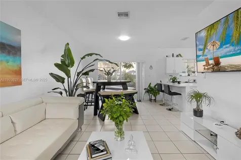 8525 SW 214th Terrace Cutler Bay FL 33189