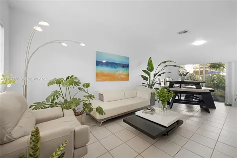 8525 SW 214th Terrace Cutler Bay FL 33189