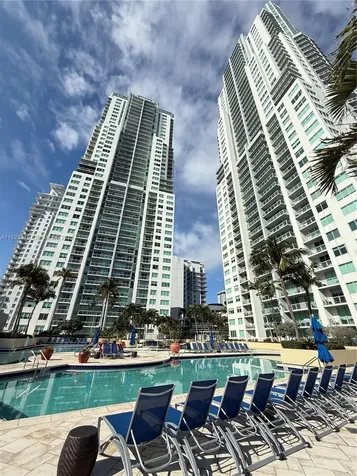 253 NE 2nd Street Miami FL 33132