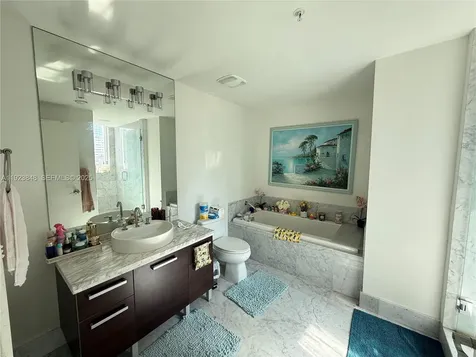 253 NE 2nd Street Miami FL 33132