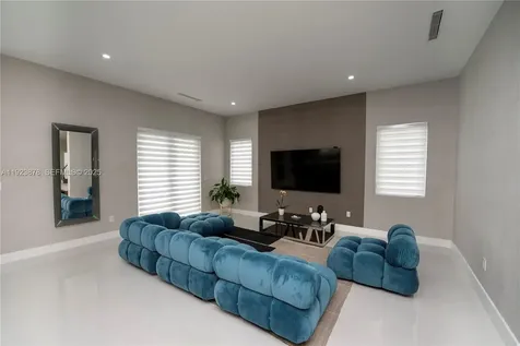 8340 NW 33 Terrace Doral FL 33122