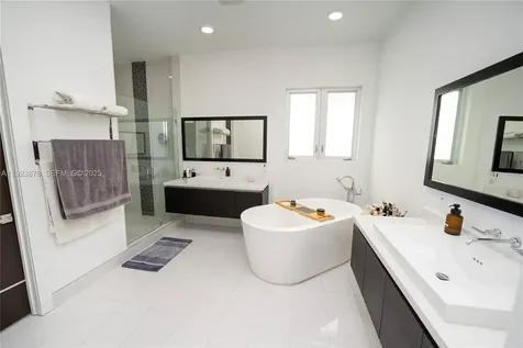 8340 NW 33 Terrace Doral FL 33122