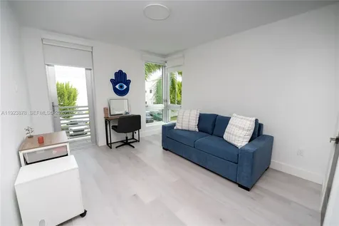 8340 NW 33 Terrace Doral FL 33122