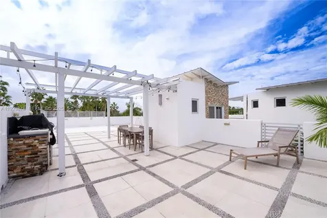 8340 NW 33 Terrace Doral FL 33122