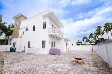 8340 NW 33 Terrace Doral FL 33122