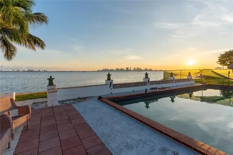 1680 S Treasure Drive North Bay Village FL 33141