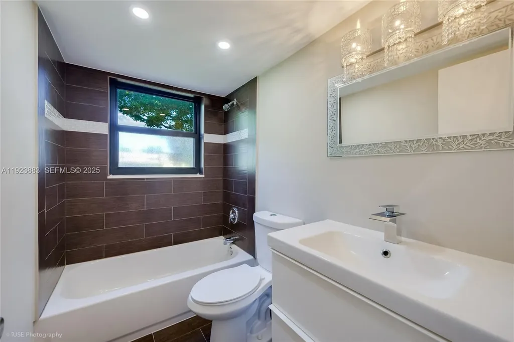 3361 NW 85th Avenue Coral Springs FL 33065