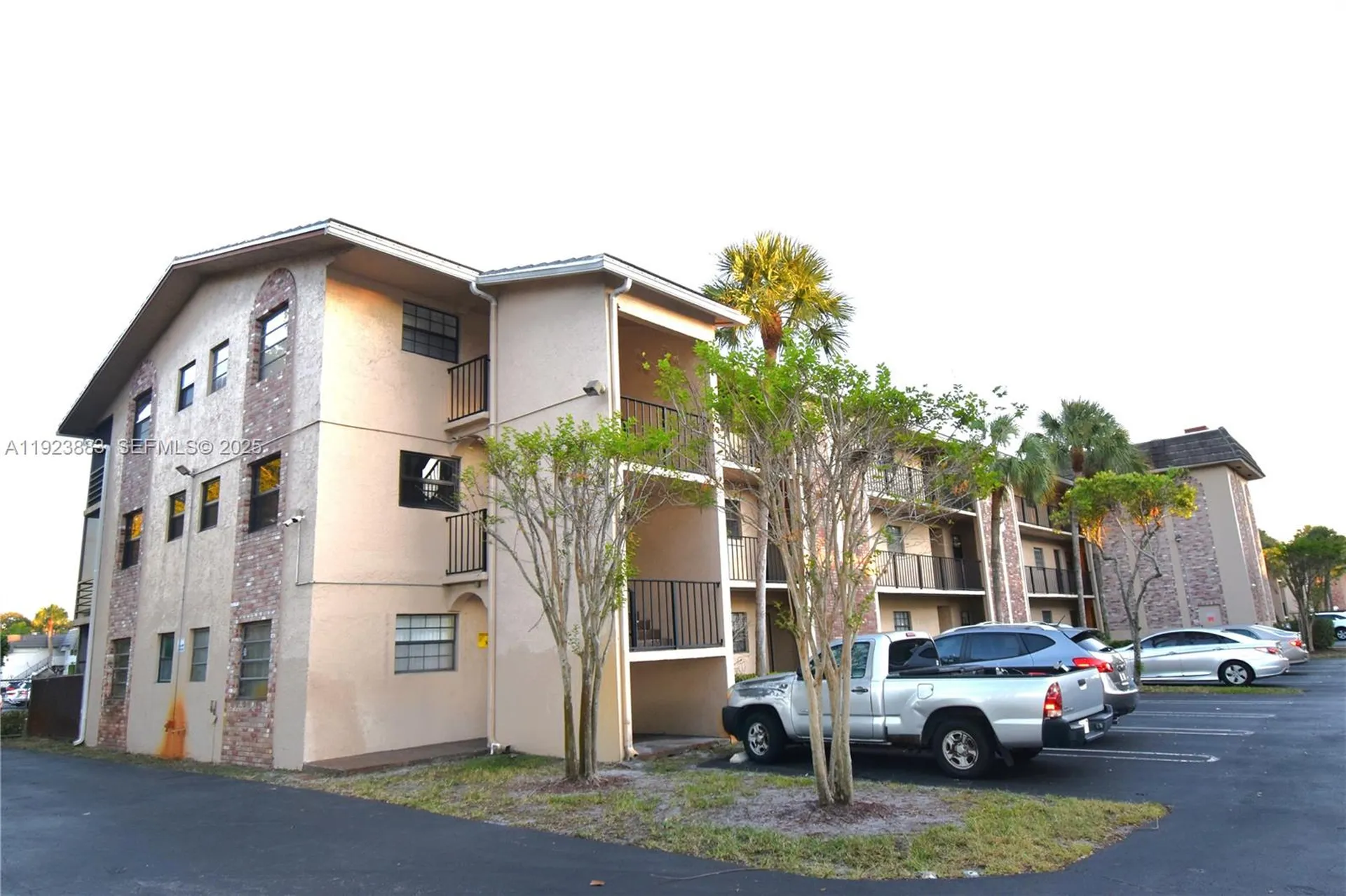3361 NW 85th Avenue Coral Springs FL 33065