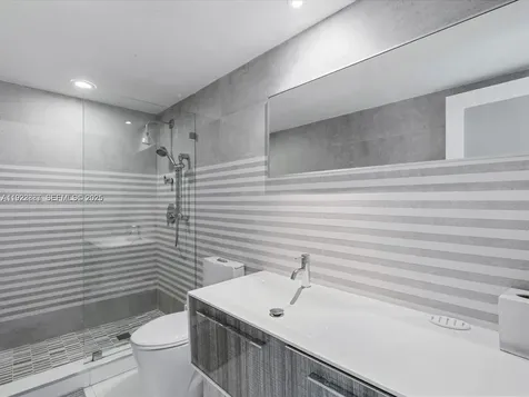 19370 E Collins Avenue Sunny Isles Beach FL 33160