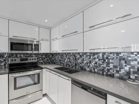 19370 E Collins Avenue Sunny Isles Beach FL 33160