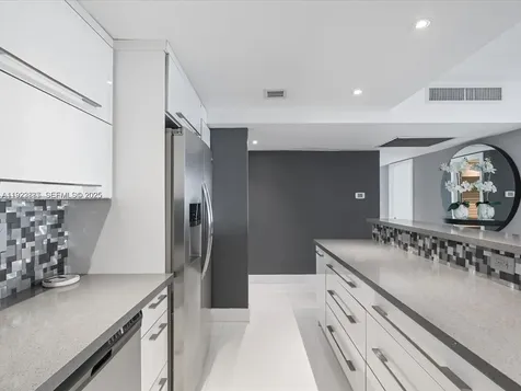 19370 E Collins Avenue Sunny Isles Beach FL 33160