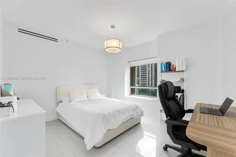 19500 Turnberry Way Aventura FL 33180
