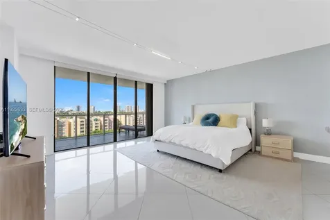 19500 Turnberry Way Aventura FL 33180