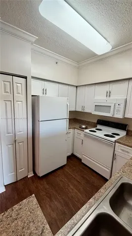 Pembroke Pines FL 33025