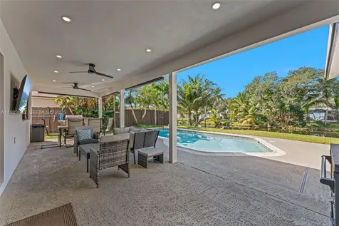 5037 SW 87th Terrace Cooper City FL 33328