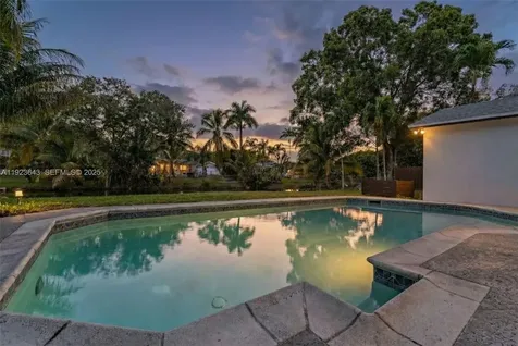 5037 SW 87th Terrace Cooper City FL 33328